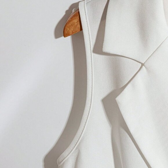 White Elegant Women's Sleeveless Vest And Shorts Set - Picture 4 of 6